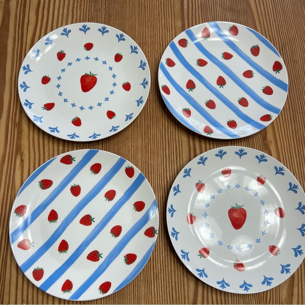 Set of 4 Bluebird & Willow Strawberries Appetizer Dessert Plates Porcelain 8"
